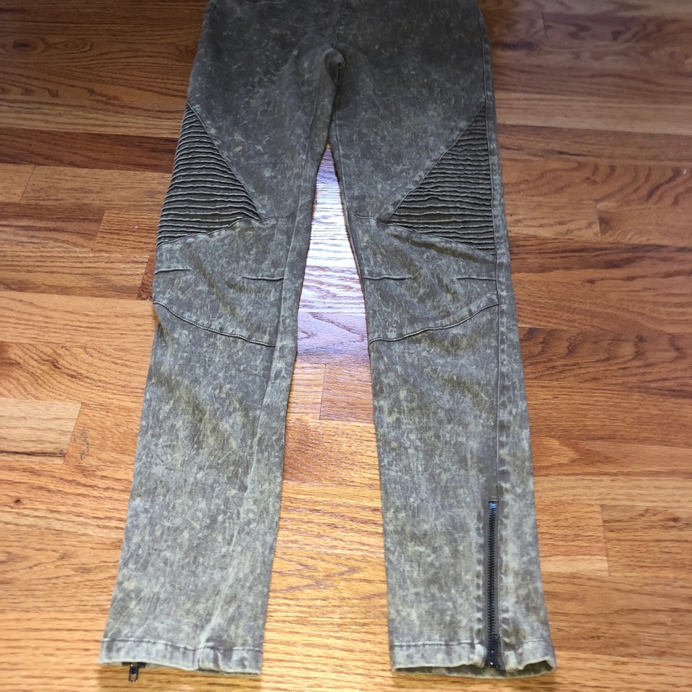 Pants - Picture 2 of 5